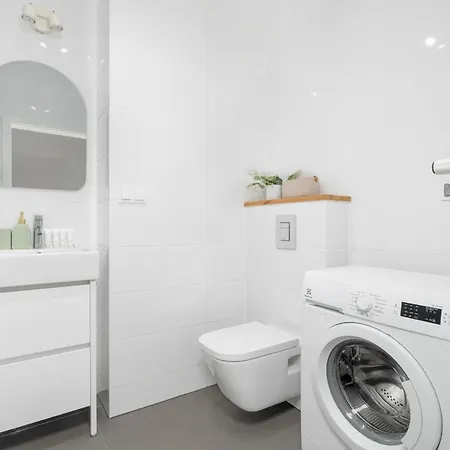 Studio In Jezyce Near City Centre By Renters Poznan