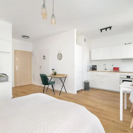 Apartment Studio In Jezyce Near City Centre By Renters Poznan