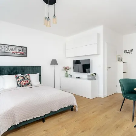 Apartment Studio In Jezyce Near City Centre By Renters Poznan